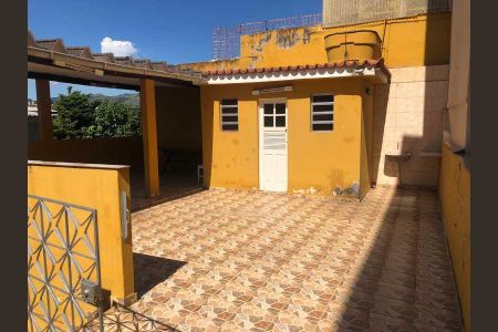 Casa à venda com 54m², 2 quartos e sem vaga