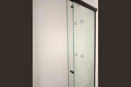 Banheiro de apartamento à venda com 1 quarto, 29m² em Pinheiros, São Paulo