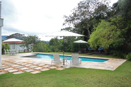 Casa à venda com 342m², 4 quartos e 6 vagas