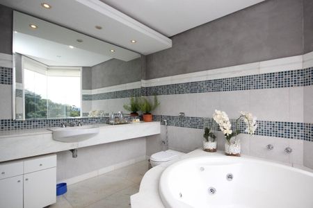Casa à venda com 342m², 4 quartos e 6 vagas
