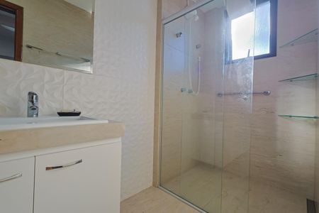 Apartamento à venda com 142m², 4 quartos e 3 vagas Apartamento à venda com 142m², 4 quartos e 3 vagasBanheiro da Suíte