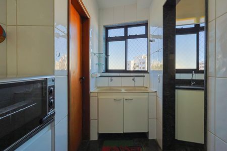 Apartamento à venda com 142m², 4 quartos e 3 vagas Apartamento à venda com 142m², 4 quartos e 3 vagasÁrea de Serviço