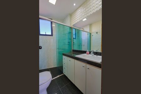 Apartamento à venda com 142m², 4 quartos e 3 vagas Apartamento à venda com 142m², 4 quartos e 3 vagasBanheiro