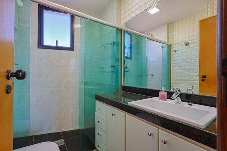 Apartamento à venda com 142m², 4 quartos e 3 vagas Apartamento à venda com 142m², 4 quartos e 3 vagasBanheiro