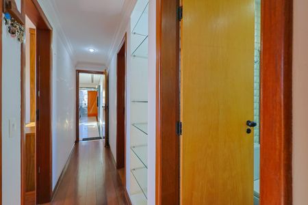 Apartamento à venda com 142m², 4 quartos e 3 vagas Apartamento à venda com 142m², 4 quartos e 3 vagasCorredor