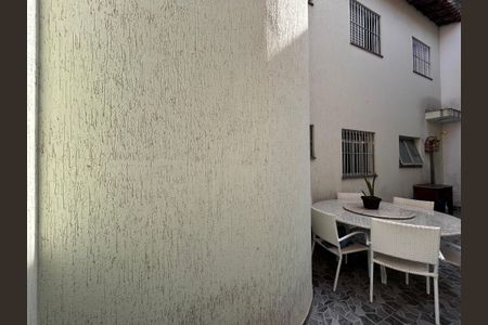 Casa à venda com 105m², 3 quartos e 2 vagas Casa à venda com 105m², 3 quartos e 2 vagasQuintal