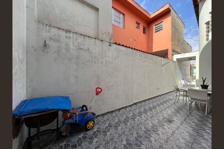 Casa à venda com 105m², 3 quartos e 2 vagas Casa à venda com 105m², 3 quartos e 2 vagasQuintal