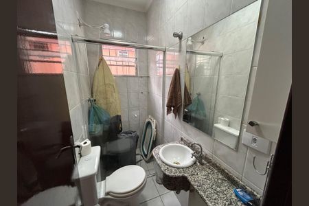 Casa à venda com 105m², 3 quartos e 2 vagas Casa à venda com 105m², 3 quartos e 2 vagasBanheiro 1