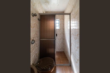 Casa à venda com 300m², 4 quartos e 3 vagasEdícula - Banheiro da Suíte