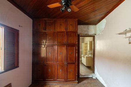 Casa à venda com 300m², 4 quartos e 3 vagasSuíte 2