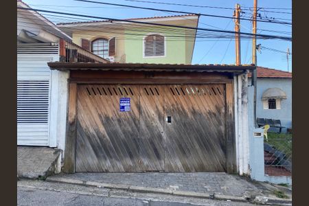 Casa à venda com 150m², 3 quartos e 2 vagas Casa à venda com 150m², 3 quartos e 2 vagasFachada