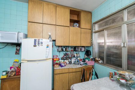 Casa à venda com 225m², 6 quartos e 4 vagas Casa à venda com 225m², 6 quartos e 4 vagasCasa 1 - Cozinha