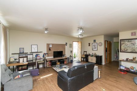 Casa à venda com 225m², 6 quartos e 4 vagas Casa à venda com 225m², 6 quartos e 4 vagasCasa 2 - Sala