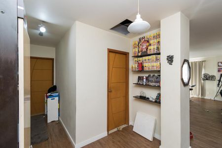 Casa à venda com 225m², 6 quartos e 4 vagas Casa à venda com 225m², 6 quartos e 4 vagasCasa 2 - Hall dos quartos