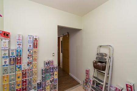 Casa à venda com 225m², 6 quartos e 4 vagas Casa à venda com 225m², 6 quartos e 4 vagasCasa 2 - Quarto extra reversível