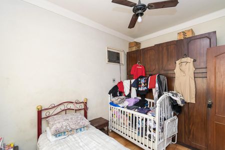 Casa à venda com 225m², 6 quartos e 4 vagas Casa à venda com 225m², 6 quartos e 4 vagasCasa 1 - Quarto 1