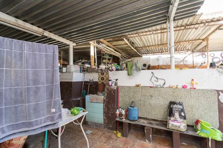 Casa à venda com 225m², 6 quartos e 4 vagas Casa à venda com 225m², 6 quartos e 4 vagasCasa 1 - Área de serviço