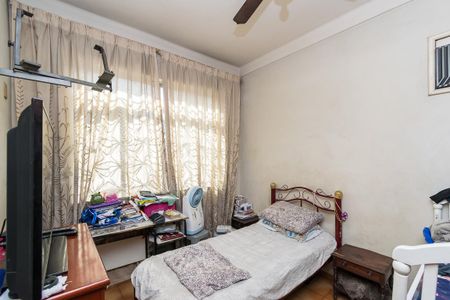 Casa à venda com 225m², 6 quartos e 4 vagas Casa à venda com 225m², 6 quartos e 4 vagasCasa 1 - Quarto 1