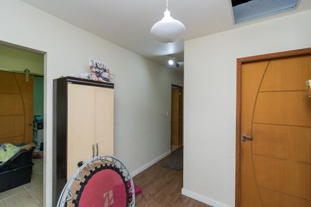 Casa à venda com 225m², 6 quartos e 4 vagas Casa à venda com 225m², 6 quartos e 4 vagasBanheiro 1uartos