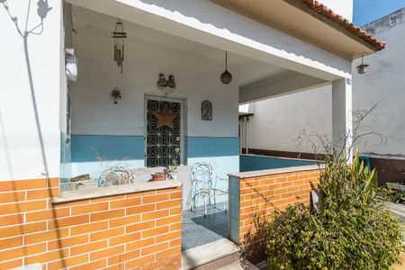 Casa à venda com 225m², 6 quartos e 4 vagas Casa à venda com 225m², 6 quartos e 4 vagasÁrea Externa