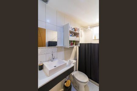 Casa à venda com 225m², 6 quartos e 4 vagas Casa à venda com 225m², 6 quartos e 4 vagasCasa 2 - Banheiro 2