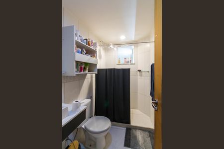 Casa à venda com 225m², 6 quartos e 4 vagas Casa à venda com 225m², 6 quartos e 4 vagasCasa 2 - Banheiro 2