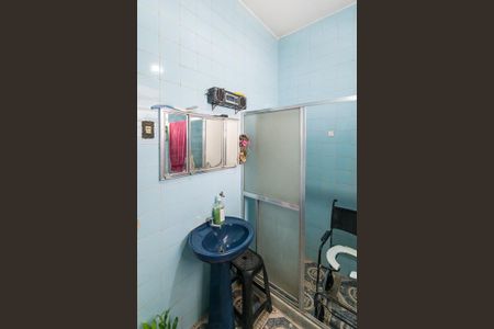 Casa à venda com 225m², 6 quartos e 4 vagas Casa à venda com 225m², 6 quartos e 4 vagasCasa 1 - Banheiro