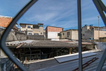 Casa à venda com 225m², 6 quartos e 4 vagas Casa à venda com 225m², 6 quartos e 4 vagasCasa 2 - Vista da área de serviço