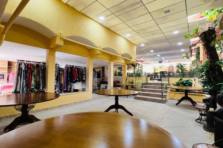 Casa à venda com 425m², 3 quartos e 3 vagas Casa à venda com 425m², 3 quartos e 3 vagasÁrea da Lareira