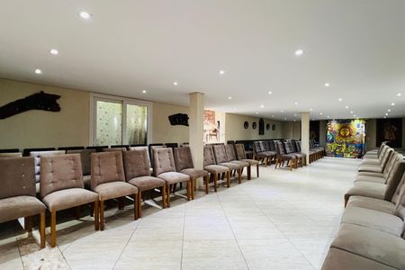 Casa à venda com 425m², 3 quartos e 3 vagas Casa à venda com 425m², 3 quartos e 3 vagasSala