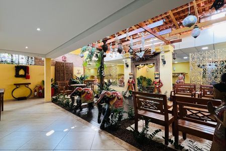 Casa à venda com 425m², 3 quartos e 3 vagas Casa à venda com 425m², 3 quartos e 3 vagasÁrea externa