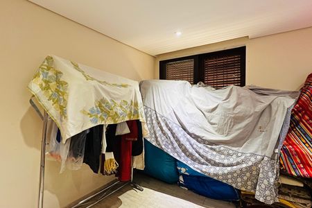 Casa à venda com 425m², 3 quartos e 3 vagas Casa à venda com 425m², 3 quartos e 3 vagasQuarto 1