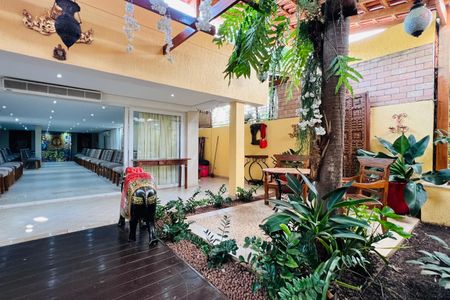 Casa à venda com 425m², 3 quartos e 3 vagas Casa à venda com 425m², 3 quartos e 3 vagasÁrea externa