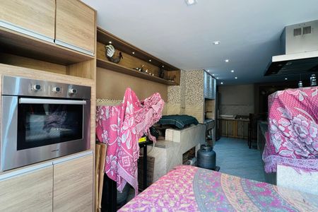 Casa à venda com 425m², 3 quartos e 3 vagas Casa à venda com 425m², 3 quartos e 3 vagasÁrea da Churrasqueira