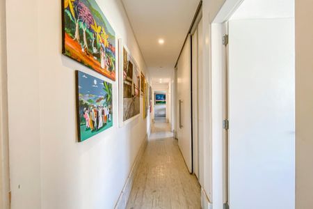 Apartamento à venda com 310m², 4 quartos e 5 vagasCorredor