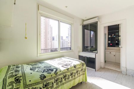 Apartamento à venda com 310m², 4 quartos e 5 vagasSuíte 2