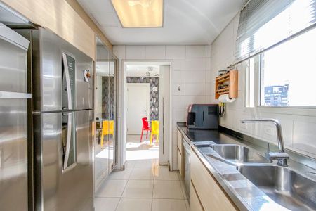 Apartamento à venda com 310m², 4 quartos e 5 vagasCozinha