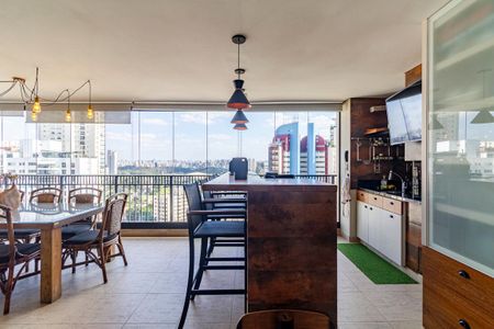 Apartamento à venda com 310m², 4 quartos e 5 vagasVaranda