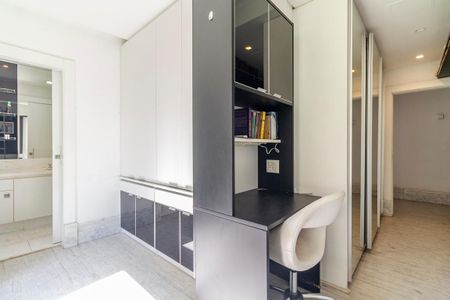 Apartamento à venda com 310m², 4 quartos e 5 vagasSuíte 2