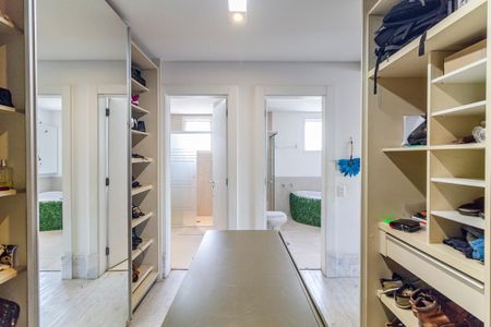 Apartamento à venda com 310m², 4 quartos e 5 vagasCloset da suíte 1