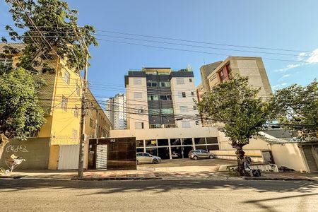 Apartamento à venda com 58m², 1 quarto e 2 vagas Apartamento à venda com 58m², 1 quarto e 2 vagasFachada