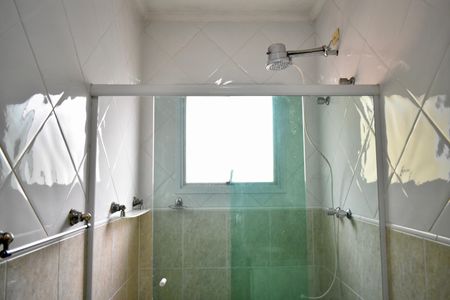 Casa à venda com 200m², 4 quartos e 4 vagas Casa à venda com 200m², 4 quartos e 4 vagasBanheiro da Suíte 2