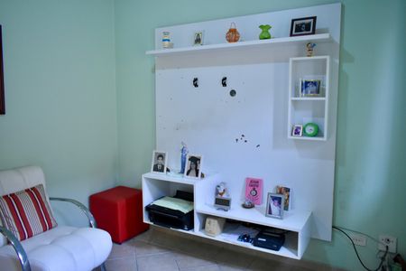 Casa à venda com 200m², 4 quartos e 4 vagas Casa à venda com 200m², 4 quartos e 4 vagasQuarto 1