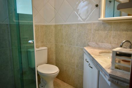 Casa à venda com 200m², 4 quartos e 4 vagas Casa à venda com 200m², 4 quartos e 4 vagasBanheiro Social