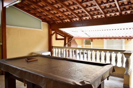 Casa à venda com 200m², 4 quartos e 4 vagas Casa à venda com 200m², 4 quartos e 4 vagasSalão de jogos
