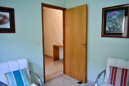 Casa à venda com 200m², 4 quartos e 4 vagas Casa à venda com 200m², 4 quartos e 4 vagasQuarto 1
