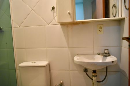 Casa à venda com 200m², 4 quartos e 4 vagas Casa à venda com 200m², 4 quartos e 4 vagasBanheiro de Serviço