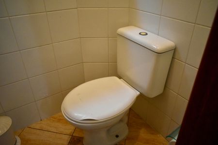 Casa à venda com 200m², 4 quartos e 4 vagas Casa à venda com 200m², 4 quartos e 4 vagasLavabo