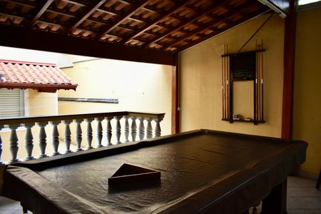 Casa à venda com 200m², 4 quartos e 4 vagas Casa à venda com 200m², 4 quartos e 4 vagasSalão de jogos