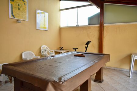Casa à venda com 200m², 4 quartos e 4 vagas Casa à venda com 200m², 4 quartos e 4 vagasSalão de jogos